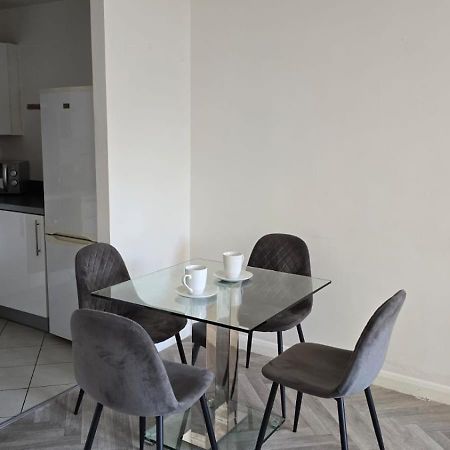 Luxury Green 1 Bed City Centre Apartment Close To Mailbox,Bullring, Broad Street For Leisure And Families برمنغهام المظهر الخارجي الصورة
