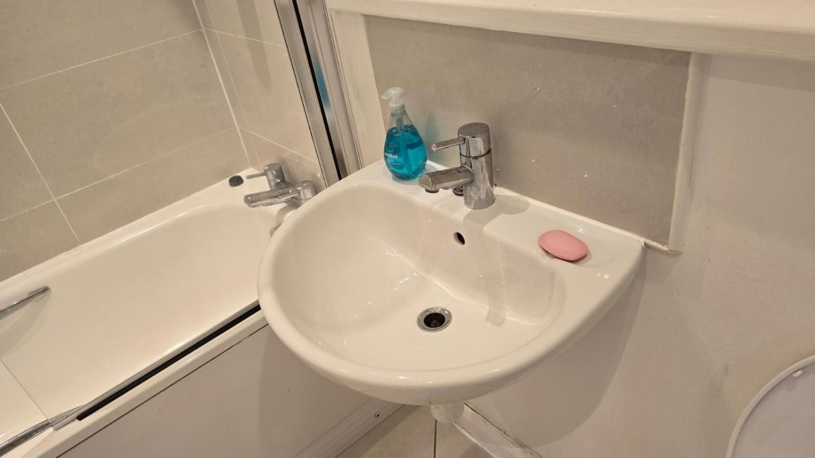 Luxury Green 1 Bed City Centre Apartment Close To Mailbox,Bullring, Broad Street For Leisure And Families برمنغهام المظهر الخارجي الصورة